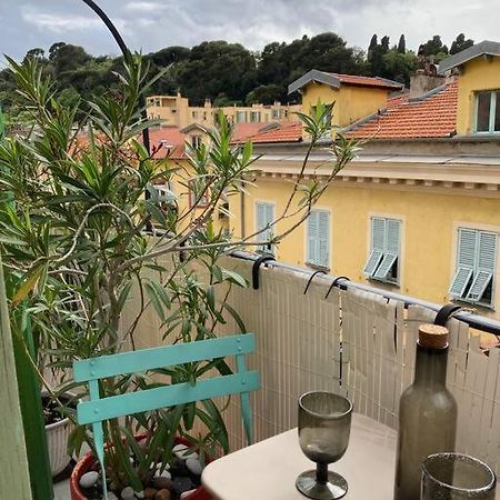 Charmant Deux Pieces Dans Le Quartier Du Port Nizza Exterior foto