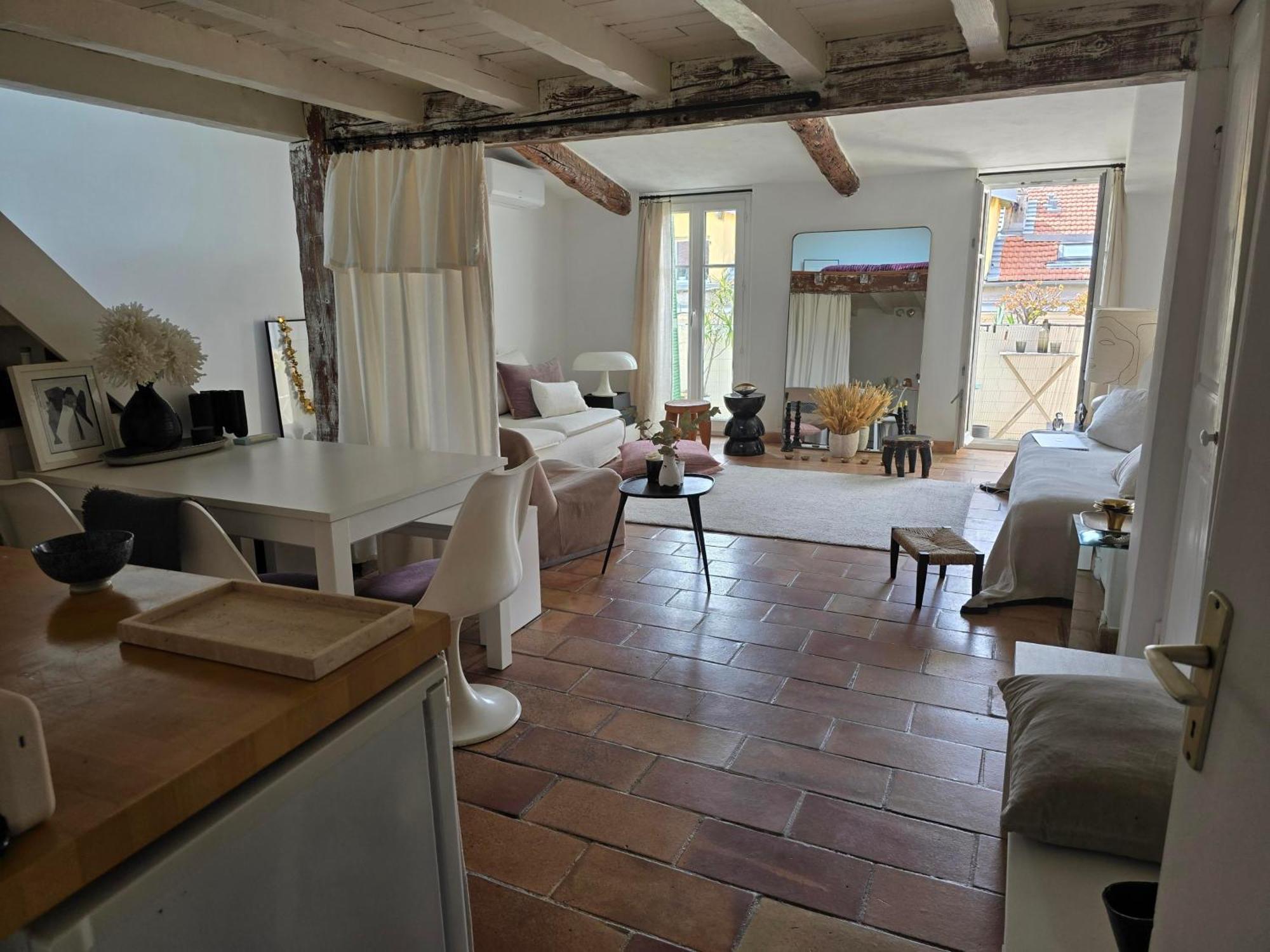 Charmant Deux Pieces Dans Le Quartier Du Port Nizza Exterior foto